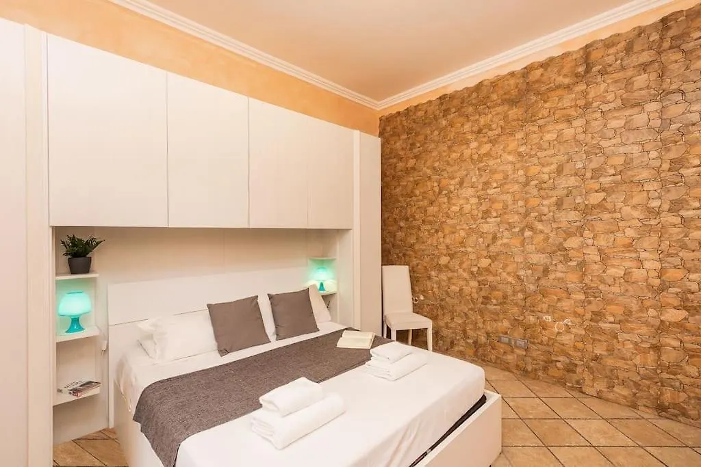 Trastevere Home By Rental In Roma 0*,
