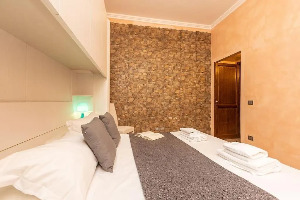 Trastevere Home By Rental In Ρώμη 0*,